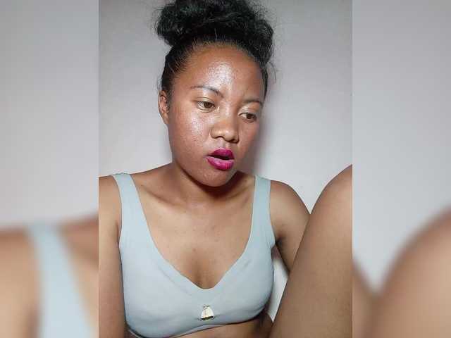 Rosiah01's BongaCams show and profile