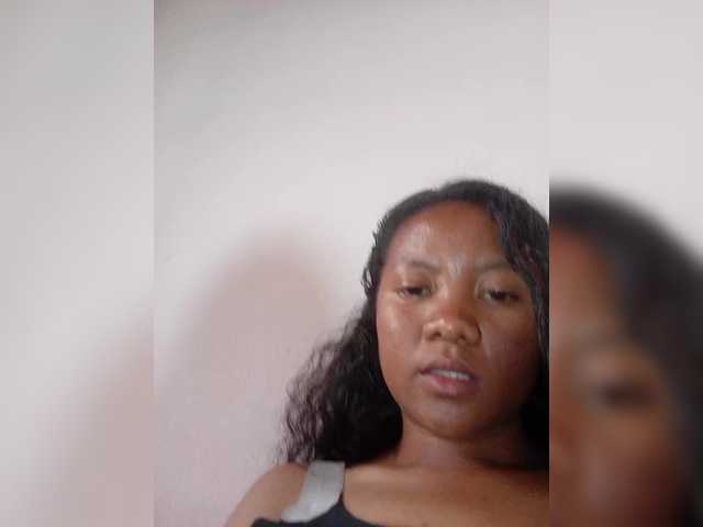 Rosiah01's BongaCams show and profile