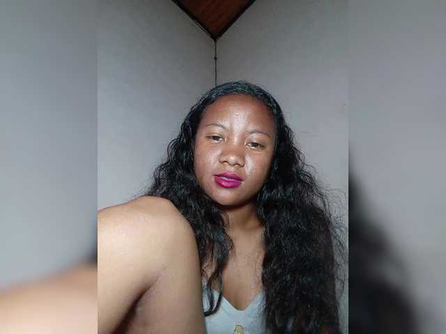 Rosiah01's BongaCams show and profile