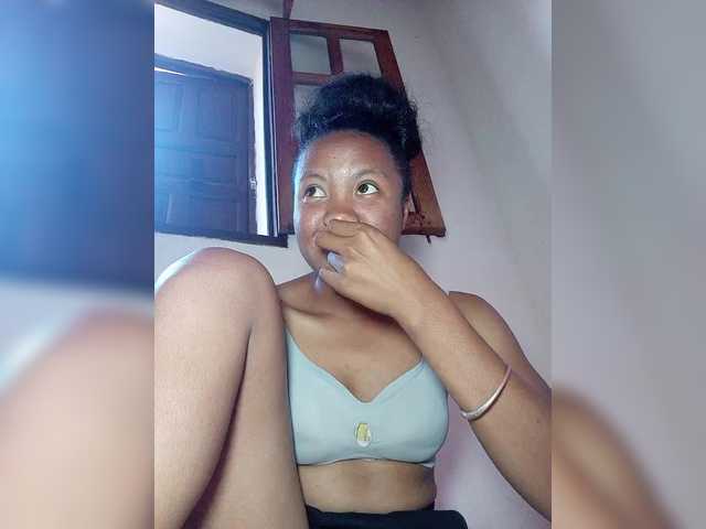 Rosiah01's BongaCams show and profile