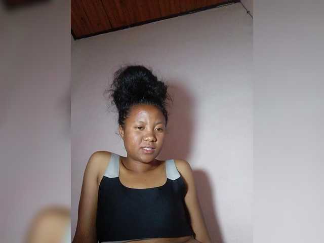 Rosiah01's BongaCams show and profile