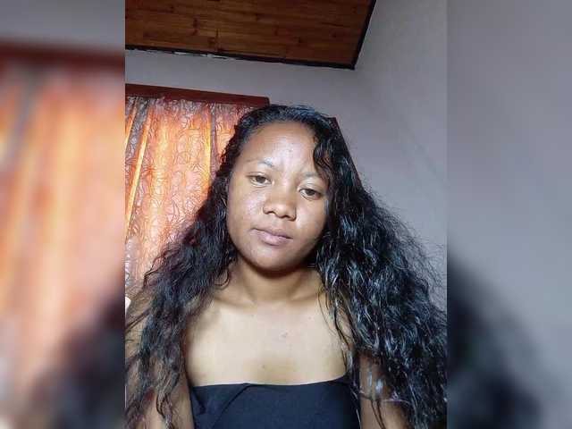 Rosiah01's BongaCams show and profile