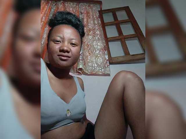 Rosiah01's BongaCams show and profile