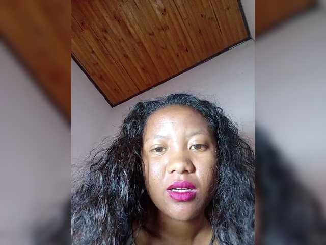 Rosiah01's BongaCams show and profile