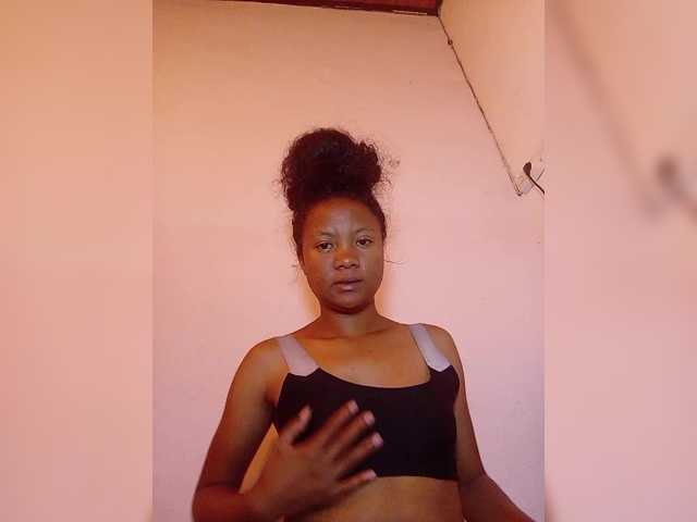 Rosiah01's BongaCams show and profile