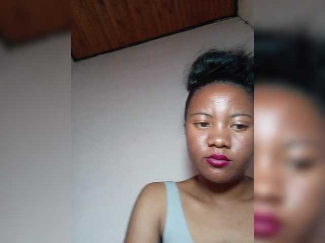 Rosiah01's BongaCams show and profile