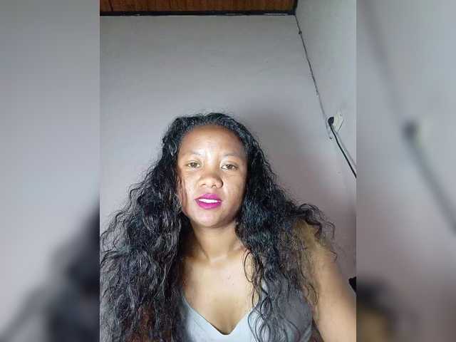 Rosiah01's BongaCams show and profile