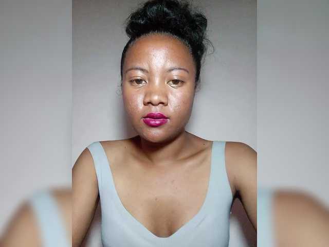 Rosiah01's BongaCams show and profile