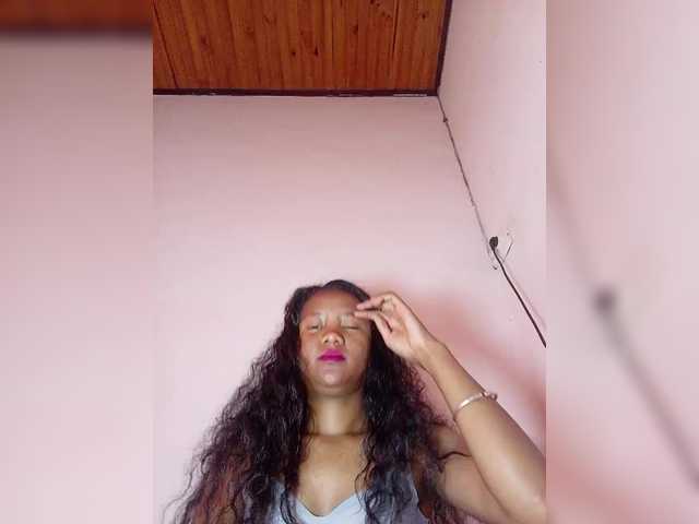 Rosiah01's BongaCams show and profile