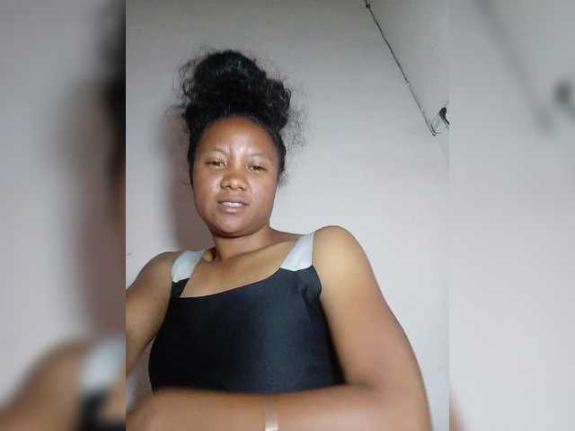 Rosiah01's BongaCams show and profile