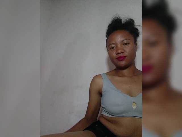 Rosiah01's BongaCams show and profile