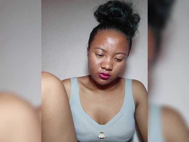 Rosiah01's BongaCams show and profile