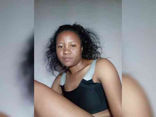 Rosiah01 Live Webcam on BongaCams