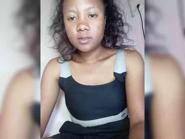 Rosiah01 Live Webcam on BongaCams