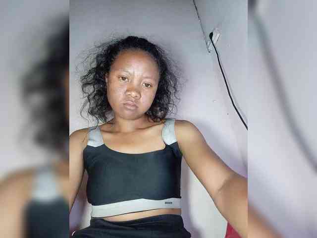 Rosiah01 Live Webcam on BongaCams