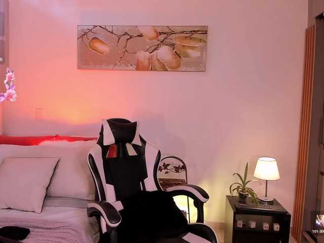 ChloeMoreti's BongaCams show and profile