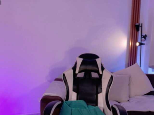 ChloeMoreti's BongaCams show and profile