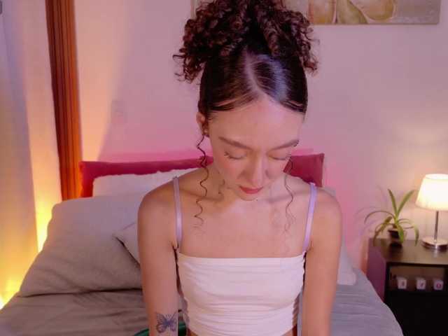 ChloeMoreti's BongaCams show and profile