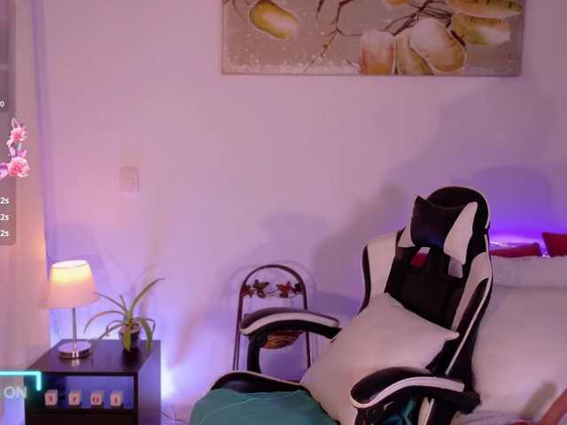 ChloeMoreti's BongaCams show and profile