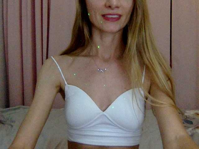 Evangelika's BongaCams show and profile