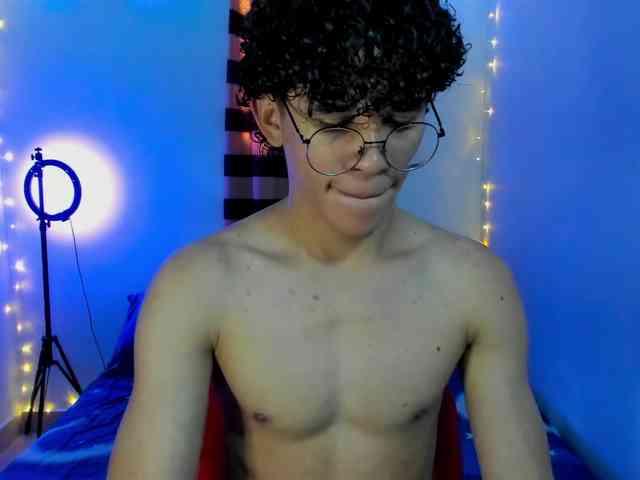 tommy-blue10 tommy-blue10