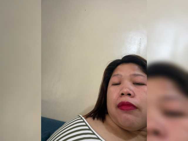 ChubbyBabe31's BongaCams show and profile