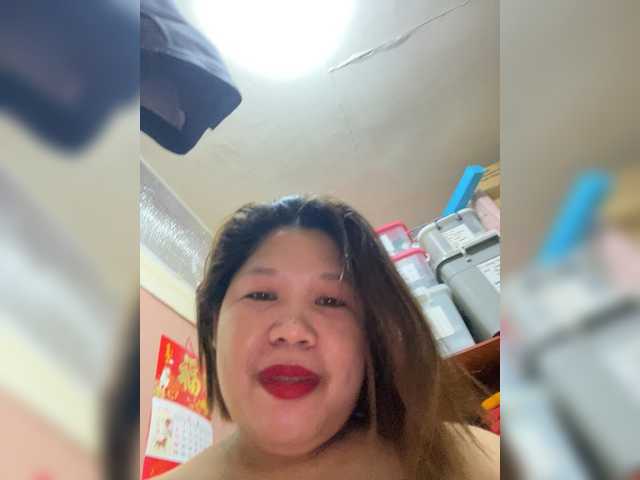 ChubbyBabe31's BongaCams show and profile