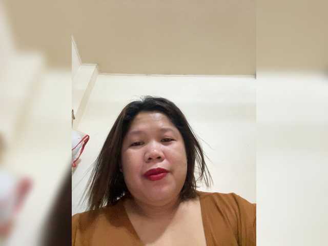 ChubbyBabe31's BongaCams show and profile