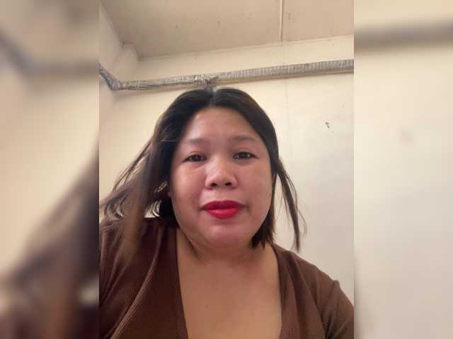 ChubbyBabe31's BongaCams show and profile