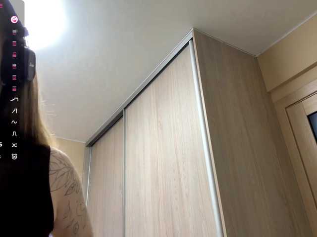 JeaneMckaskle's BongaCams show and profile