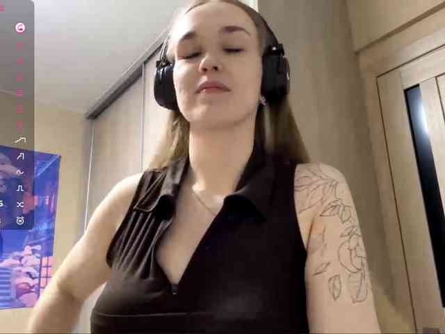 JeaneMckaskle webcam