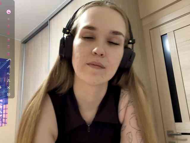 JeaneMckaskle webcam