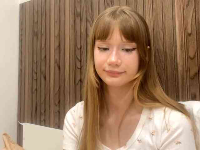 ClotildeBayley webcam
