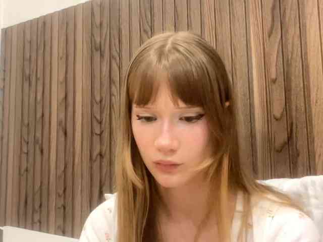 ClotildeBayley webcam