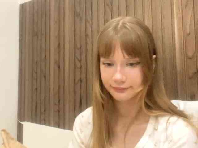 ClotildeBayley webcam