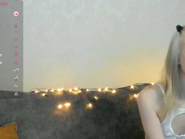 sofiahayes's BongaCams show and profile