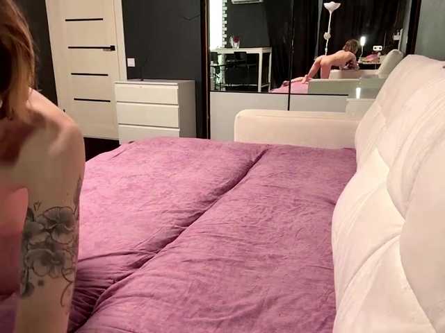 EmelinaCurrington's BongaCams show and profile