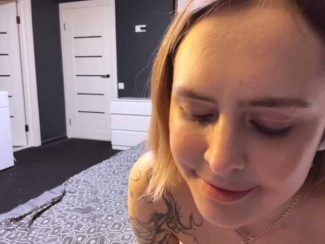 EmelinaCurrington's BongaCams show and profile