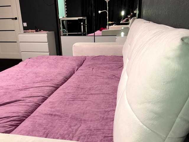 EmelinaCurrington's BongaCams show and profile