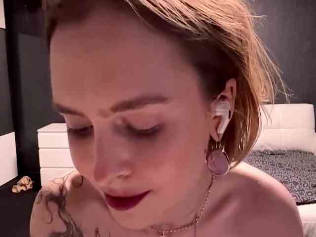 EmelinaCurrington webcam