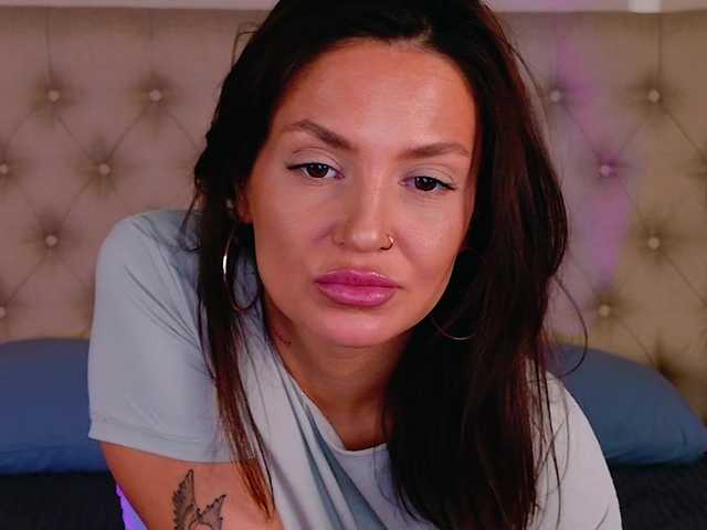 AlexaStain's BongaCams show and profile