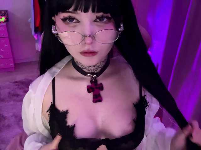 SavageAura's BongaCams show and profile