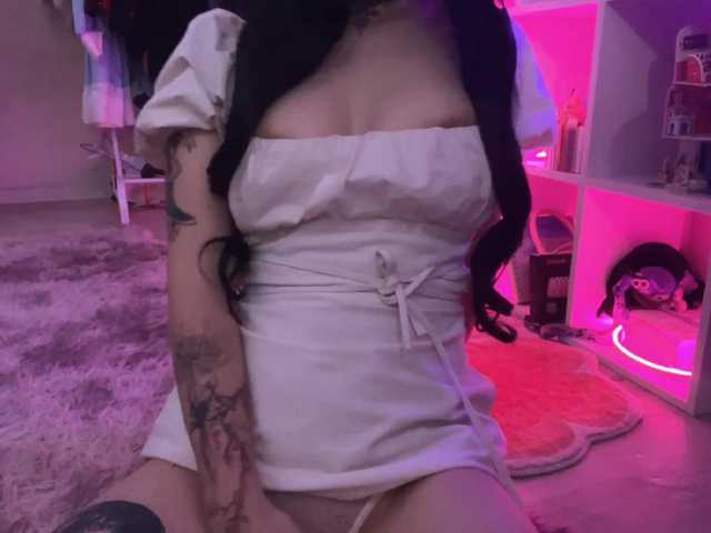 SavageAura's BongaCams show and profile