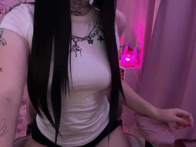 SavageAura's BongaCams show and profile