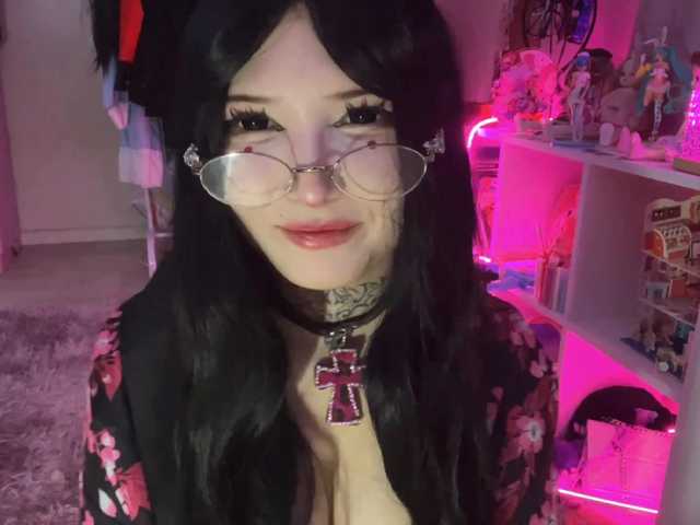 SavageAura's BongaCams show and profile