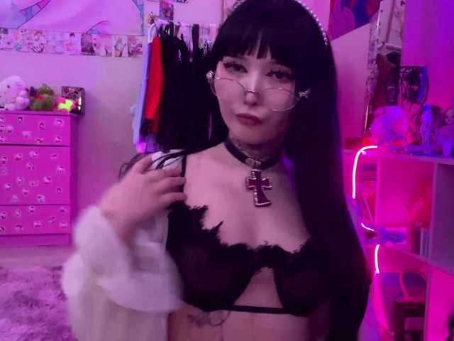 SavageAura's BongaCams show and profile