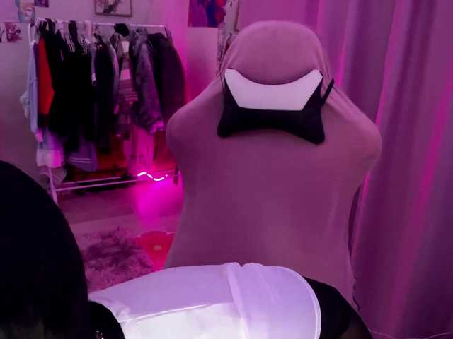 SavageAura's BongaCams show and profile