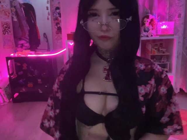 SavageAura's BongaCams show and profile