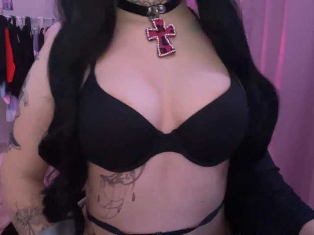 SavageAura's BongaCams show and profile