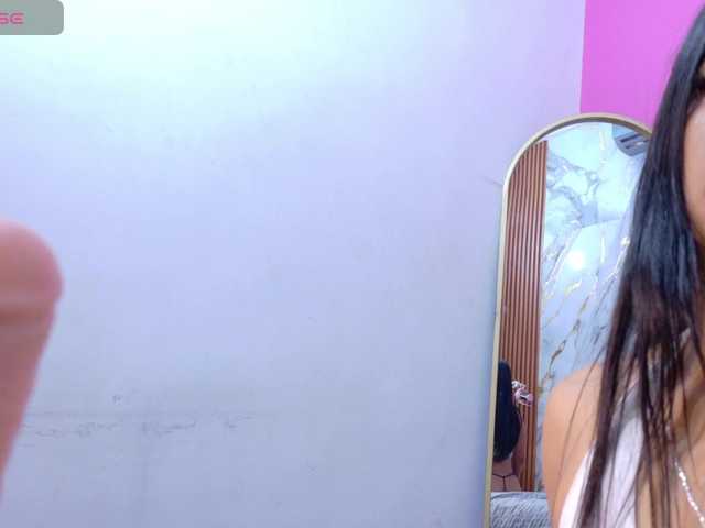 skinnyindiansluttt's BongaCams show and profile